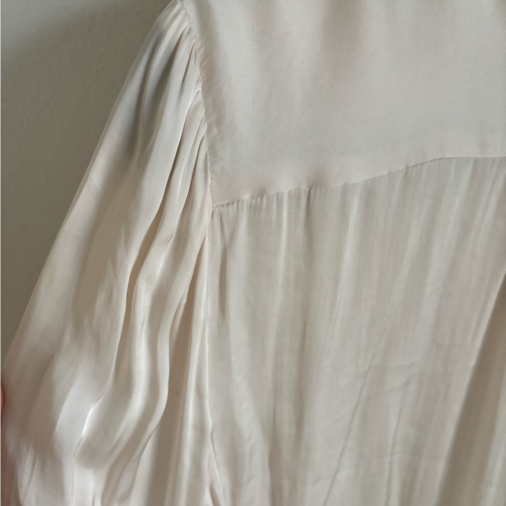 ***sold***Elegant J. Crew Cream Blouse with Button Front and Pleat details - Picture 12 of 12